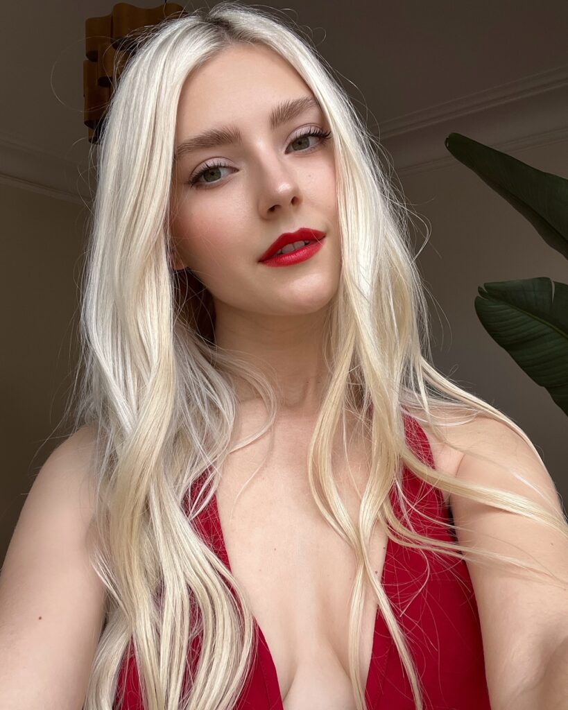 Who Is Eva Elfie? Biography, Age, Career & Net Worth 2026