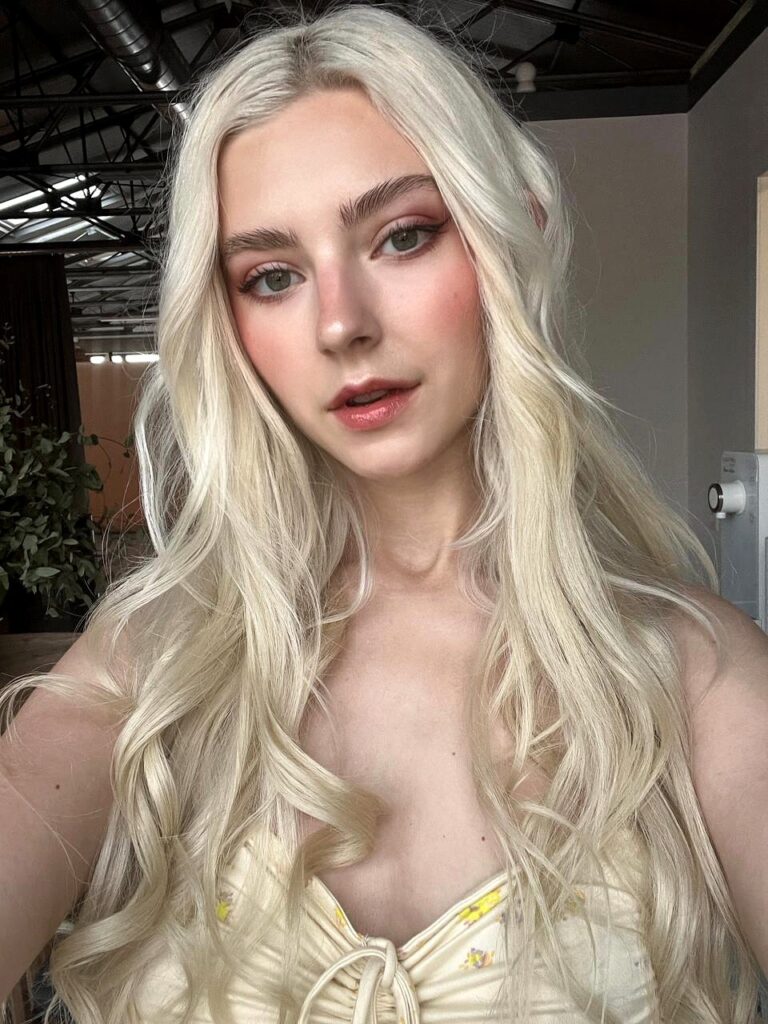 Who Is Eva Elfie? Biography, Age, Career & Net Worth 2026